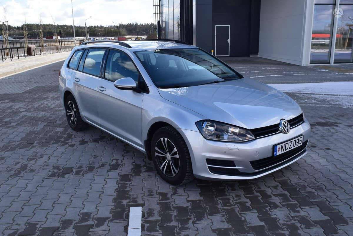 Volkswagen-Golf-3132